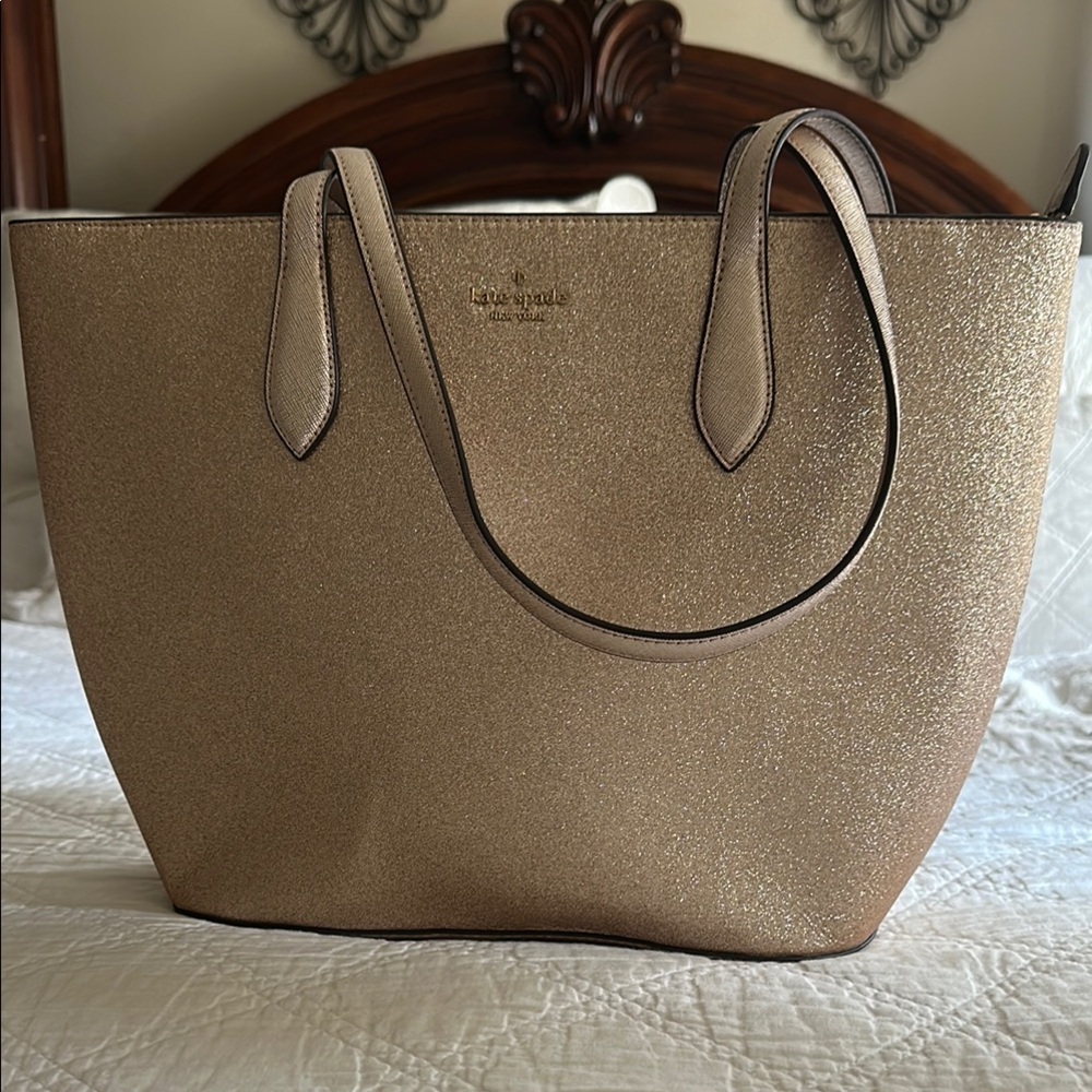 Kate Spade Gold Shoulder Bag with Elegant Design